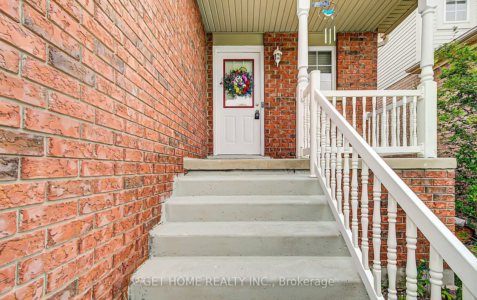 120 Masterson Crescent • Cambridge, ON photo 3