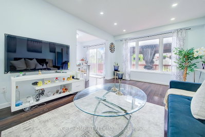 120 Masterson Crescent • Cambridge, ON photo 8