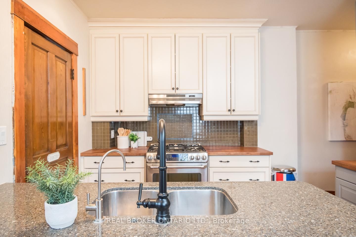 207 Waterloo Street N • Cambridge, ON photo 18