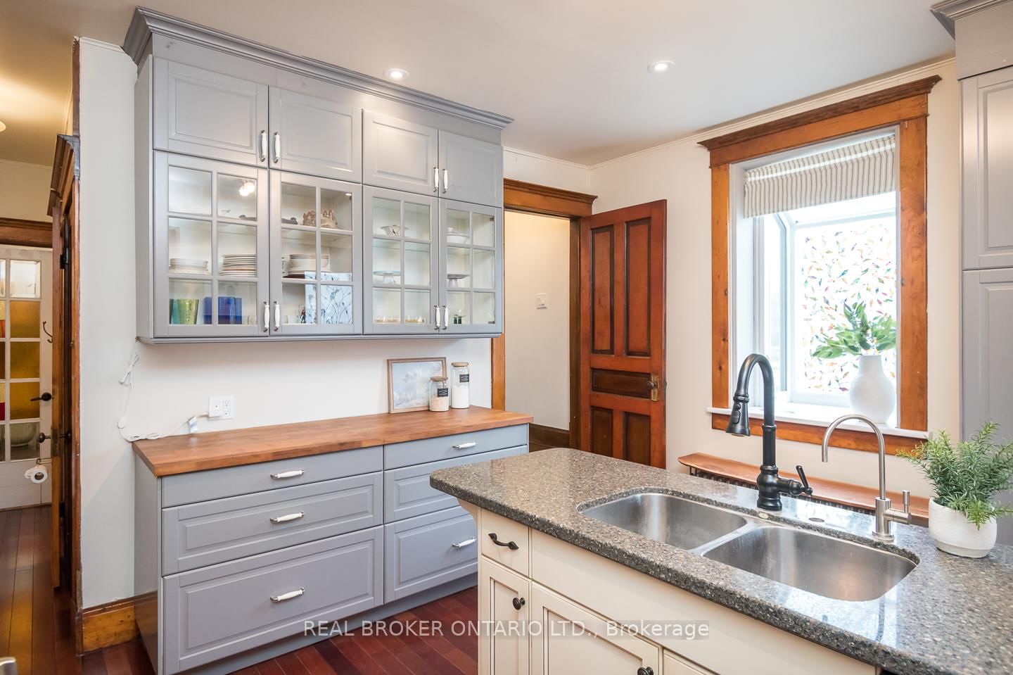 207 Waterloo Street N • Cambridge, ON photo 21