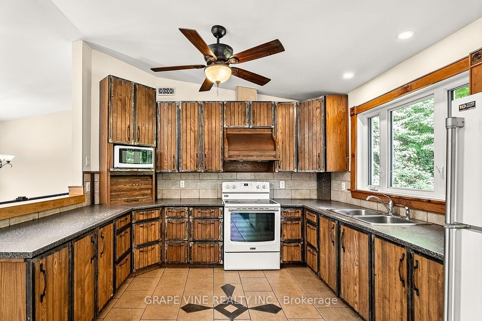 1951 Concession 7 Road • Alfred and Plantagenet, ON photo 12