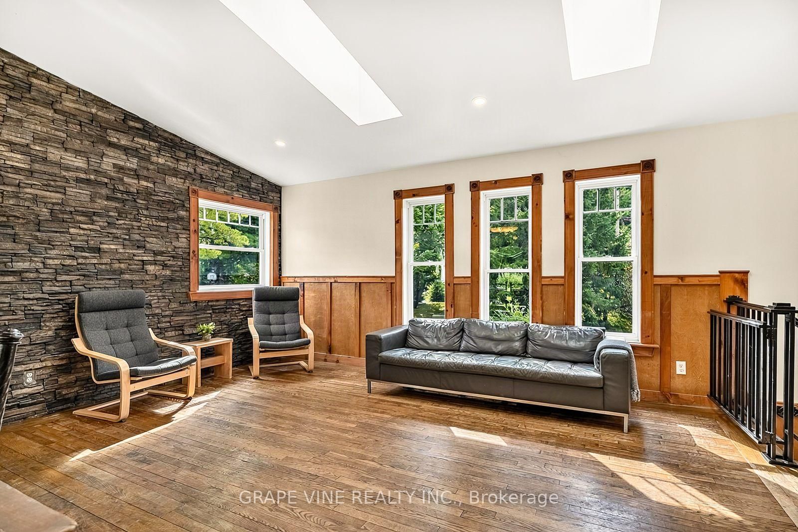 1951 Concession 7 Road • Alfred and Plantagenet, ON photo 8