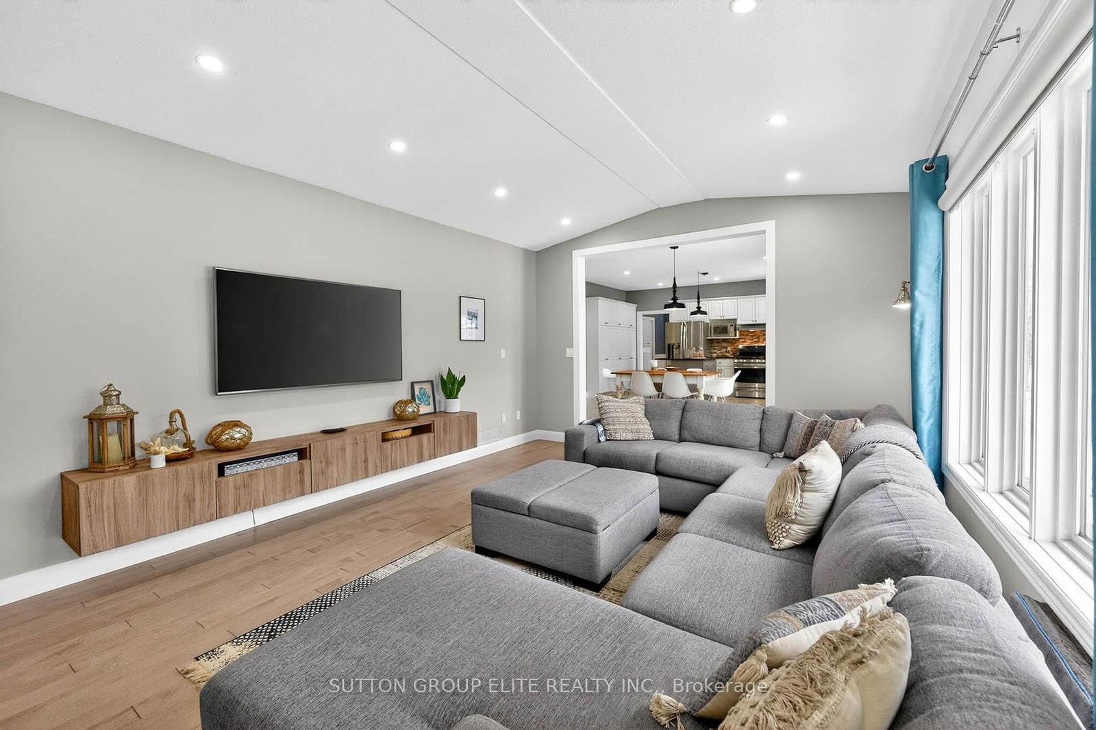 11 Elderberry Lane • Hamilton, ON photo 10