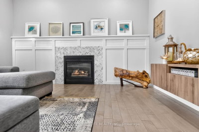 11 Elderberry Lane • Hamilton, ON photo 8