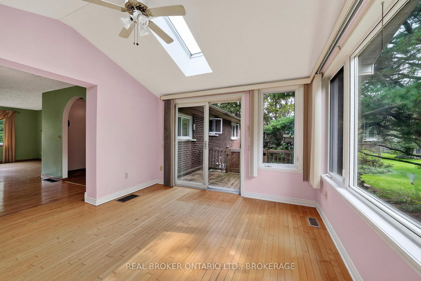 4 Loyalist Crescent • South Stormont, ON photo 9