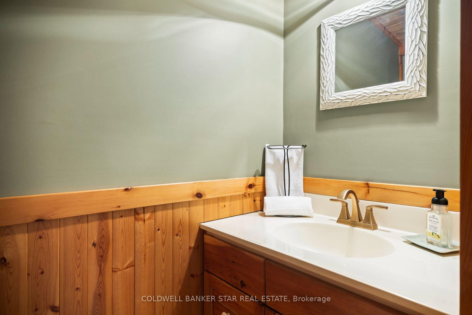 26034 Kerwood Road • Adelaide Metcalfe, ON photo 11
