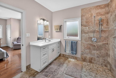 353 Station Street • West Lincoln, ON photo 9