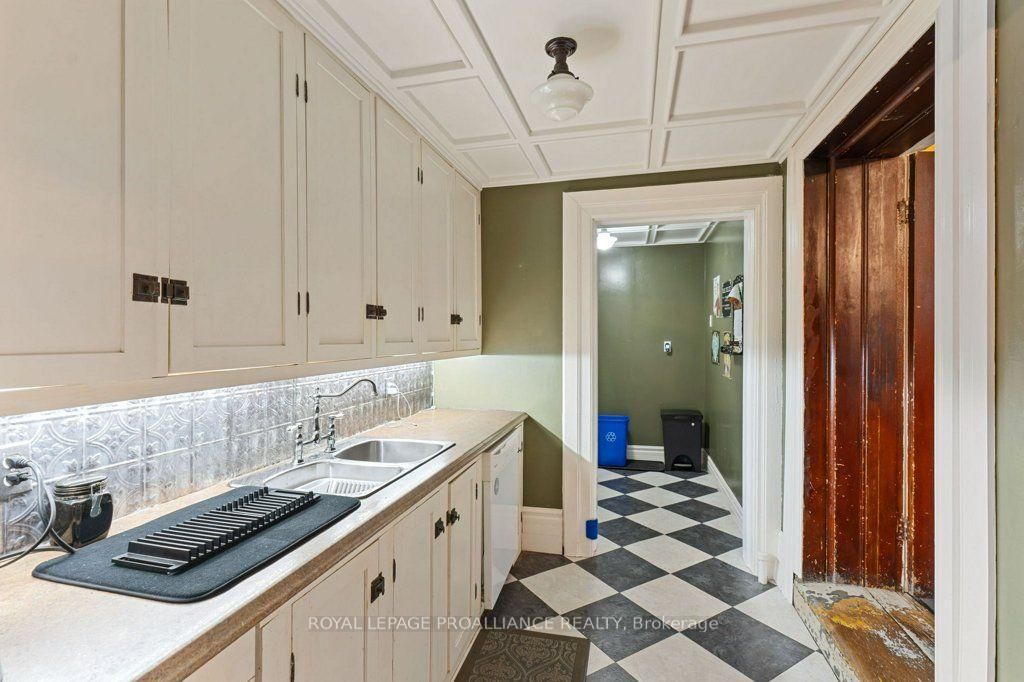 530 Dibble Street W • Prescott, ON photo 12