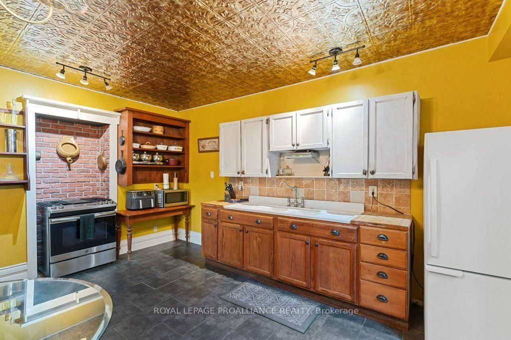 530 Dibble Street W • Prescott, ON photo 14