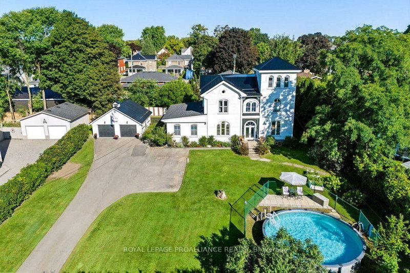 530 Dibble Street W