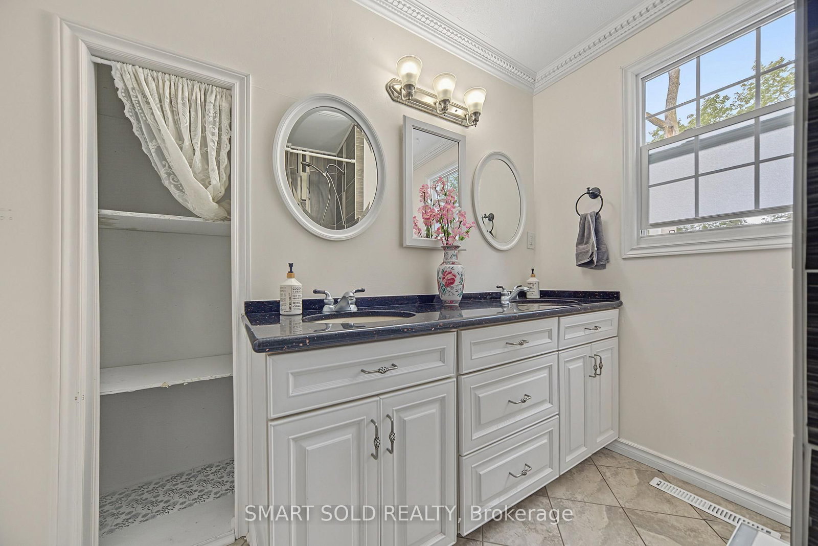 7 Elmwood Avenue • St. Catharines, ON photo 26