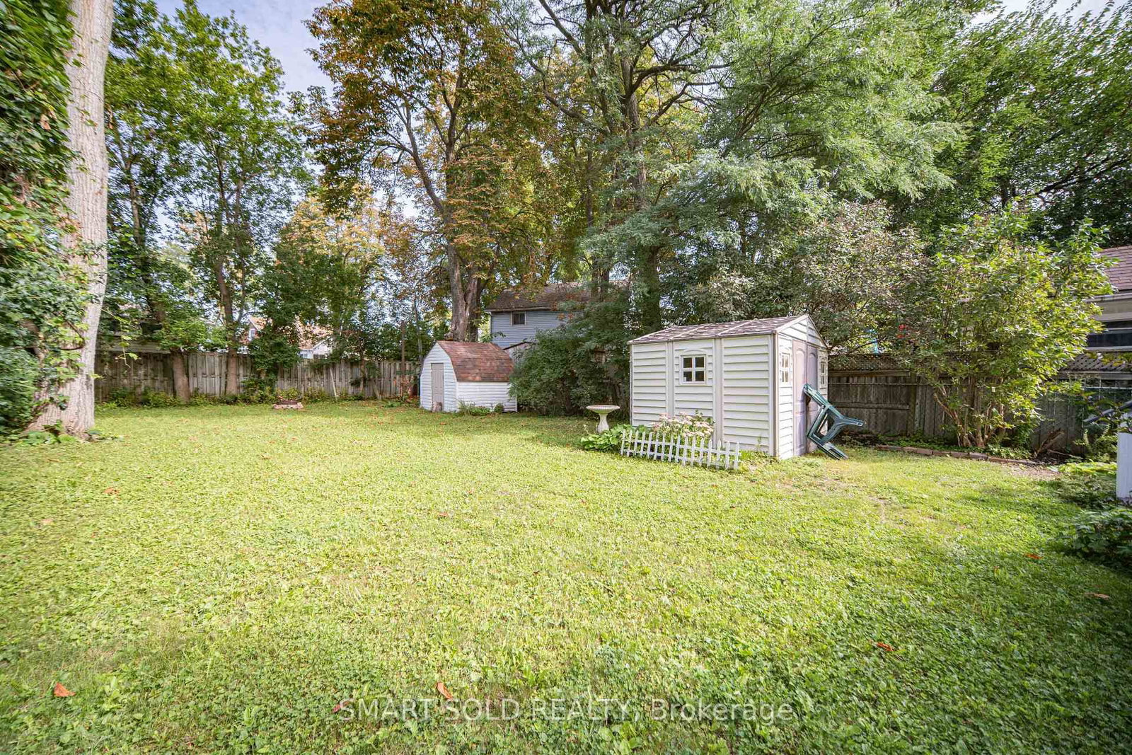 7 Elmwood Avenue • St. Catharines, ON photo 36