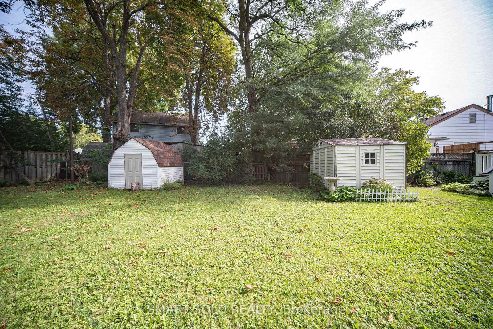 7 Elmwood Avenue • St. Catharines, ON photo 37