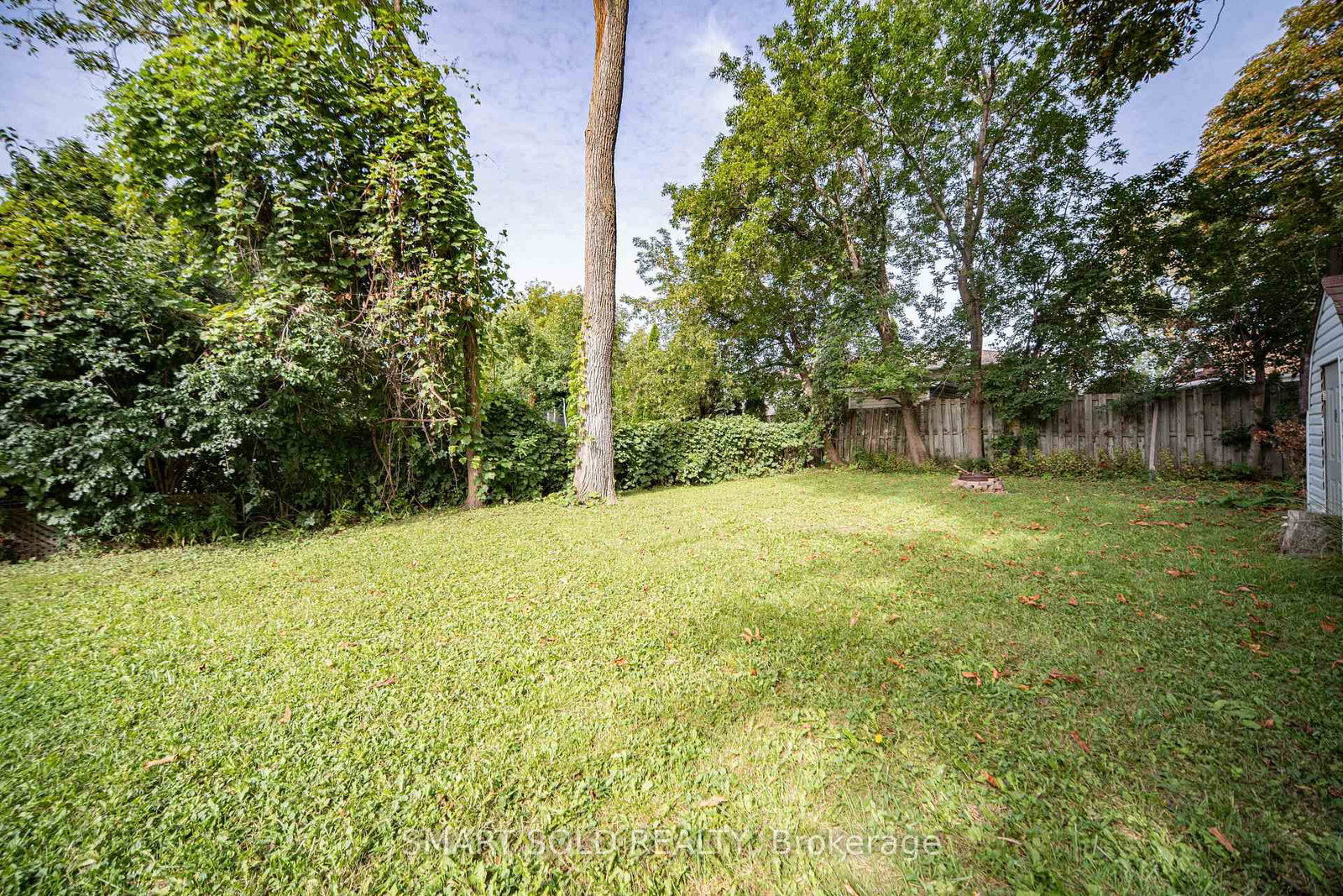 7 Elmwood Avenue • St. Catharines, ON photo 39