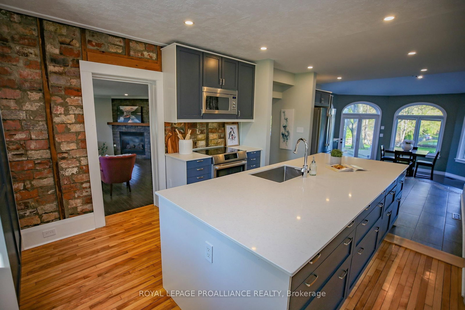 1379 County Road 2 Road W • Elizabethtown-Kitley, ON photo 10