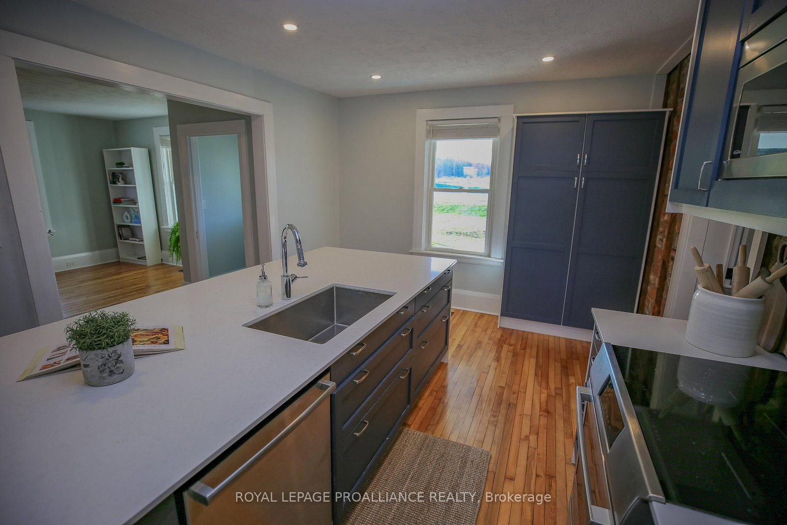 1379 County Road 2 Road W • Elizabethtown-Kitley, ON photo 11