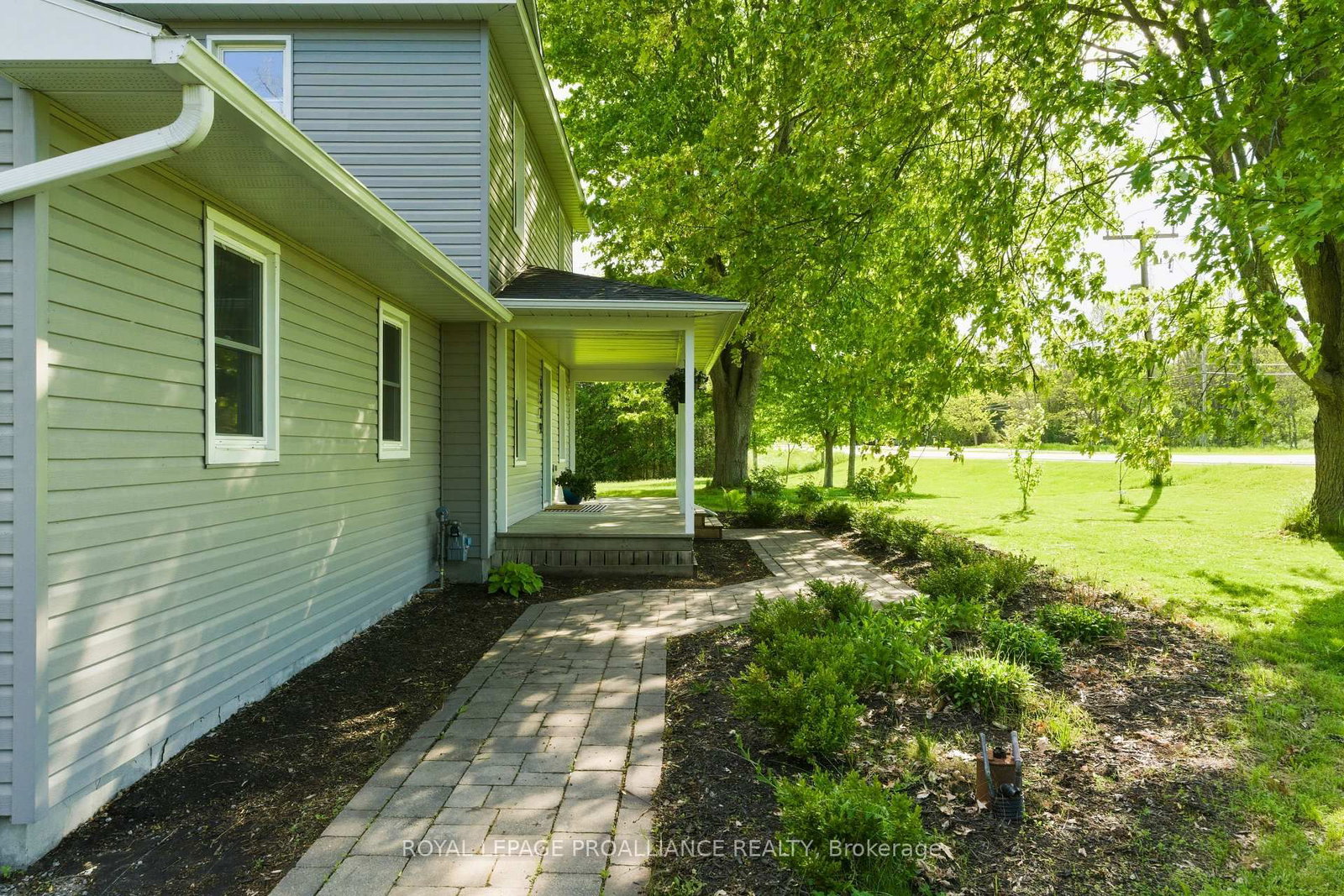 1379 County Road 2 Road W • Elizabethtown-Kitley, ON photo 30