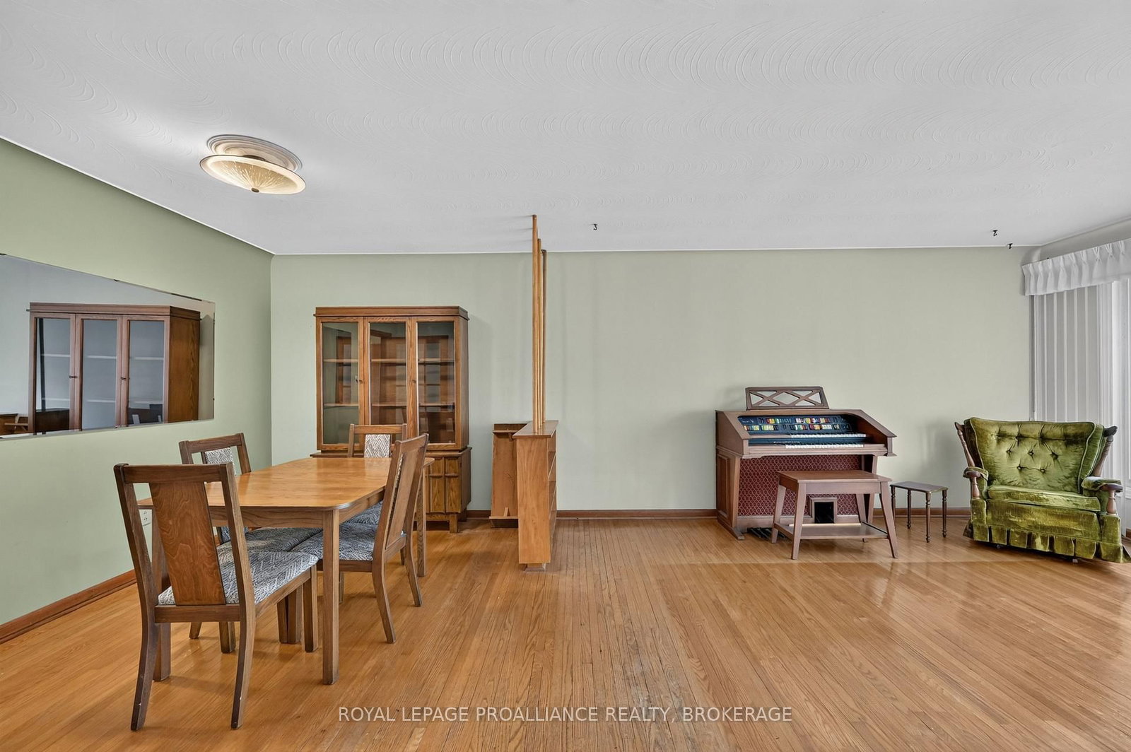 15 Hampstead • Kingston, ON photo 3
