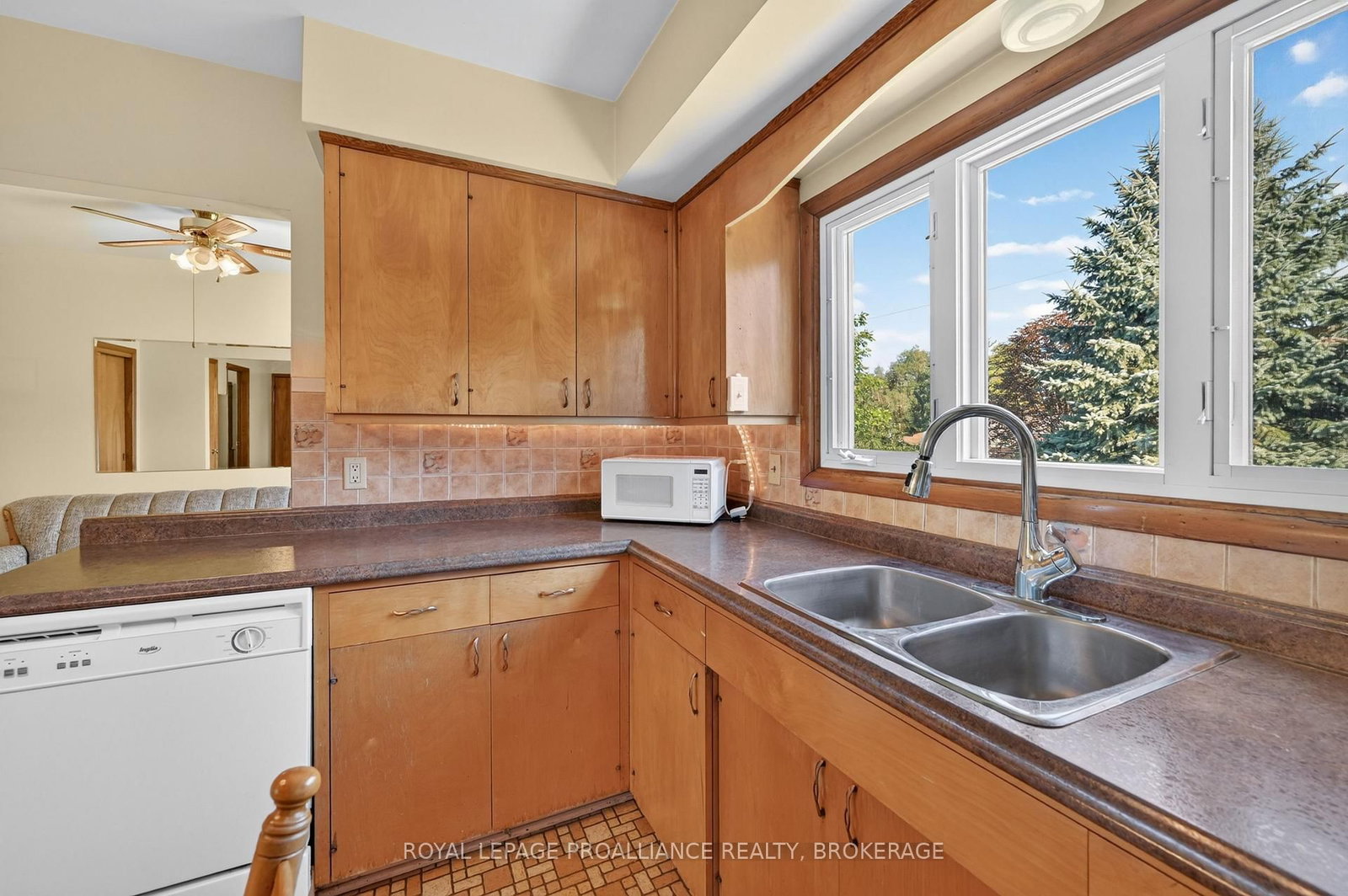 15 Hampstead • Kingston, ON photo 8