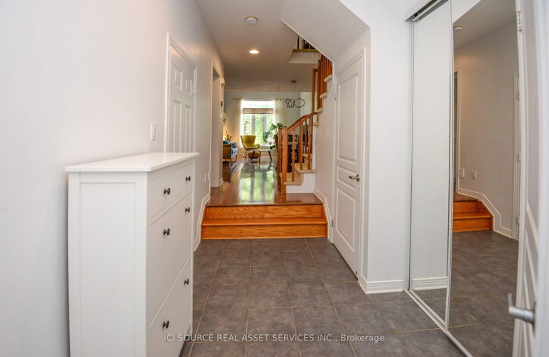 25 Saddlesmith Circle