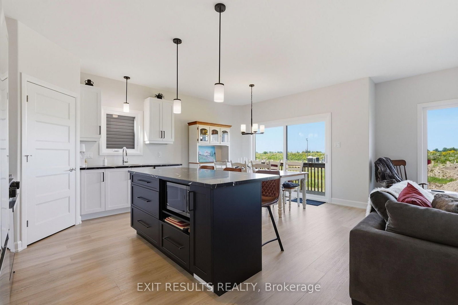 1213 Montblanc Crescent • Russell, ON photo 4