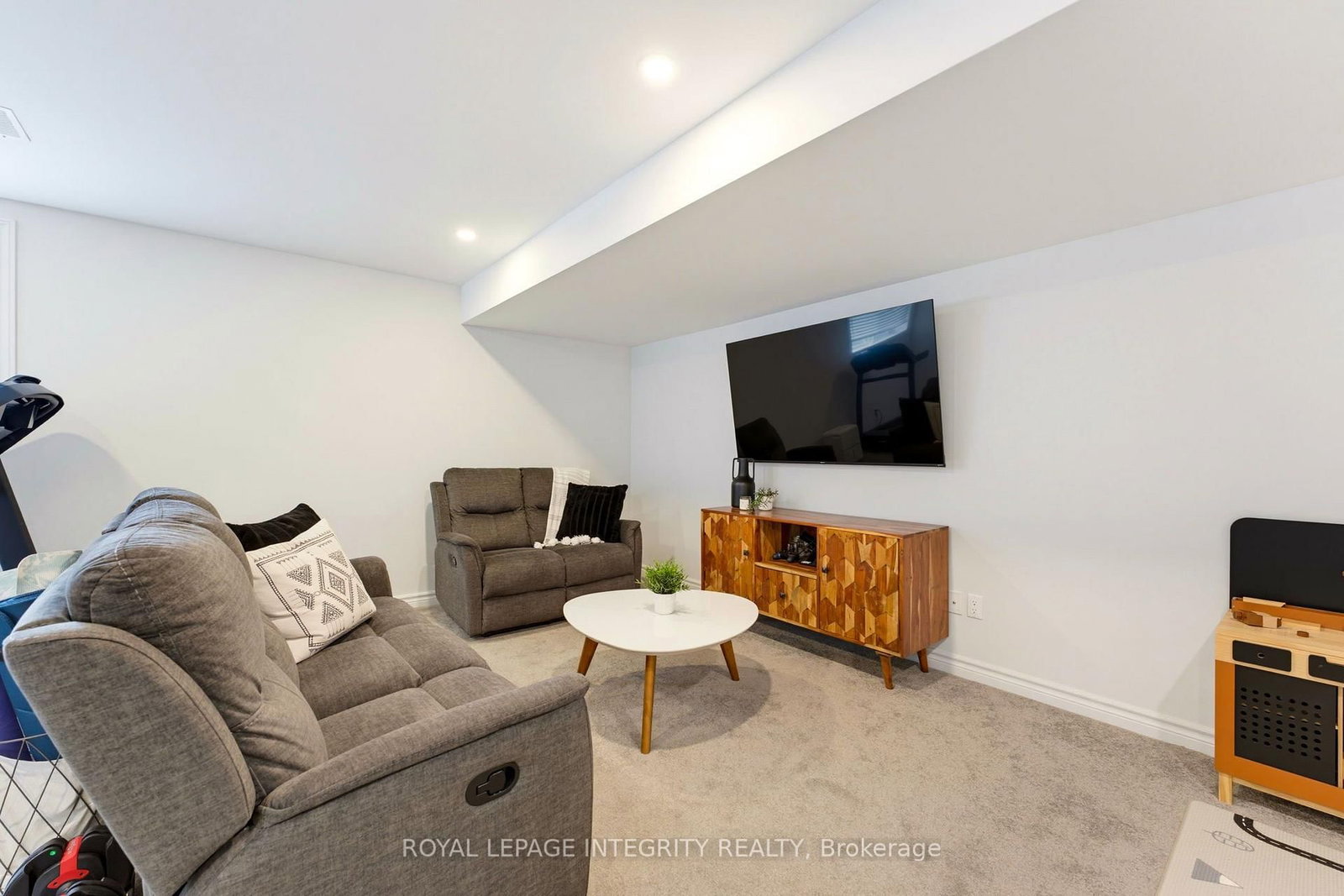 958 Omagaki Way • Ottawa, ON photo 39