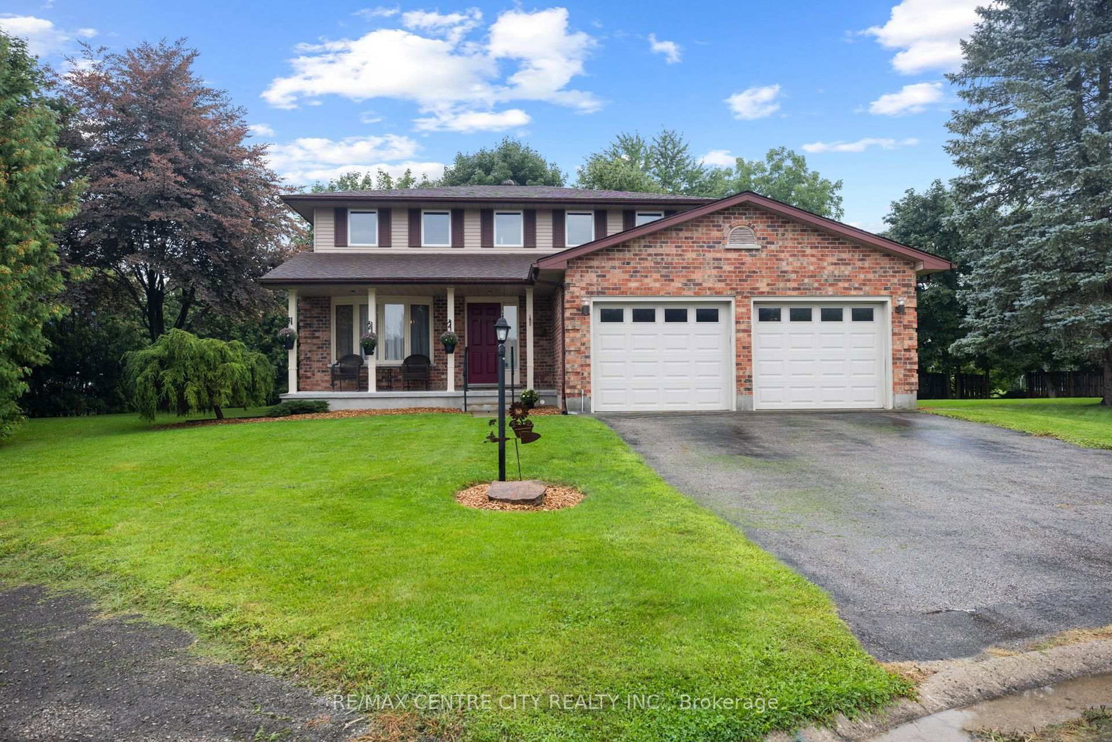 334 Canterbury Place • Central Elgin, ON photo 1