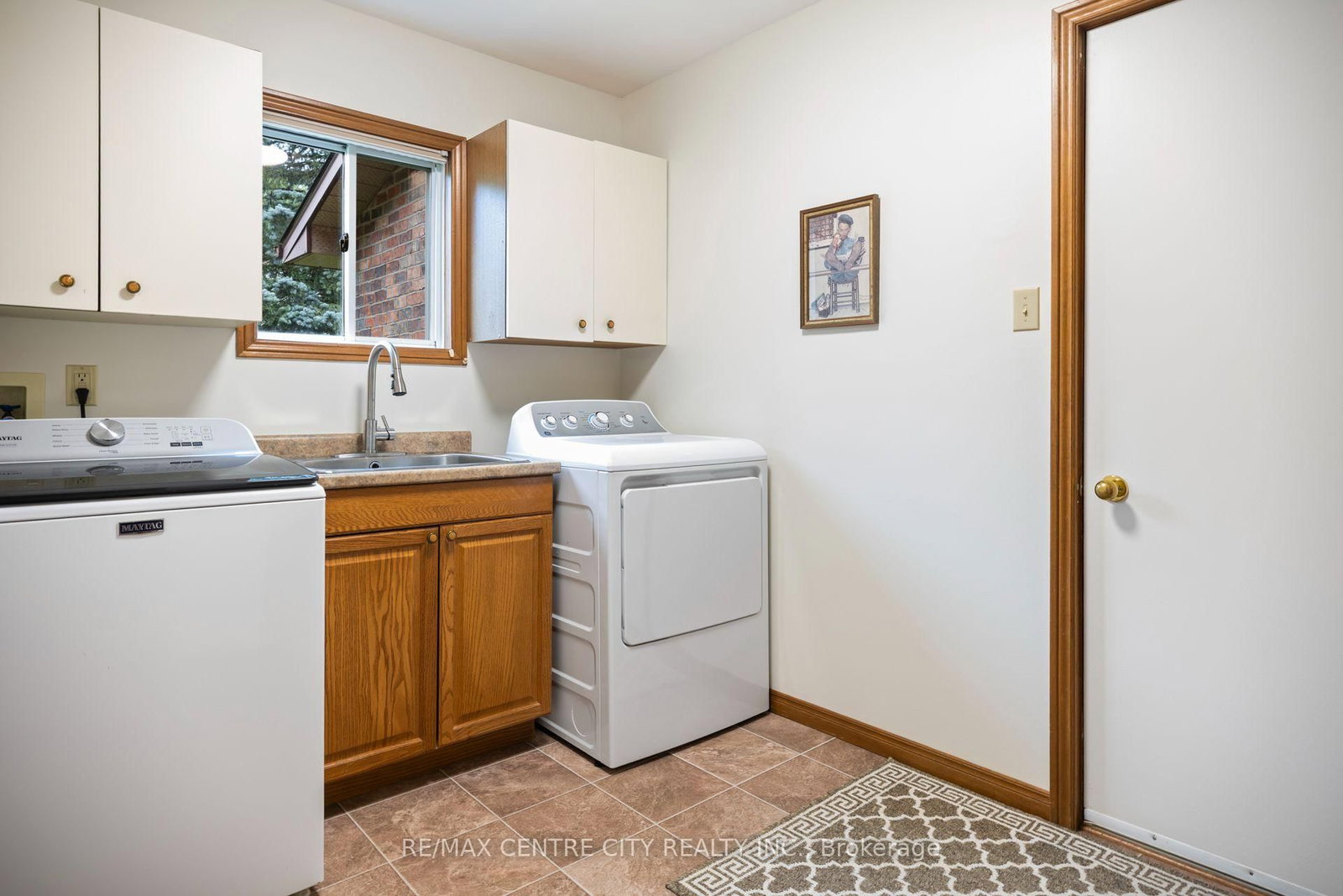 334 Canterbury Place • Central Elgin, ON photo 15