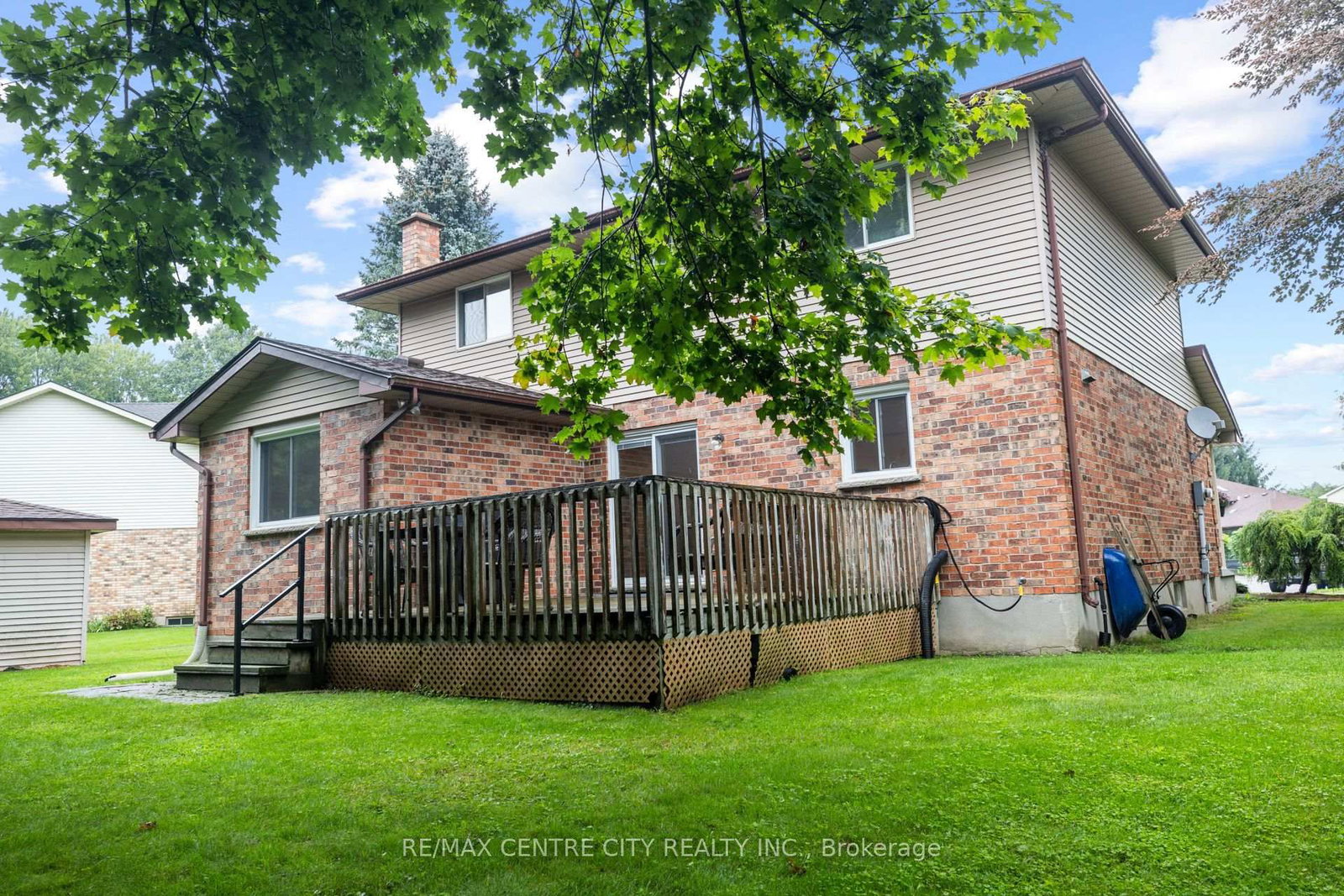 334 Canterbury Place • Central Elgin, ON photo 25