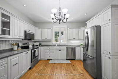 9 Melane Court • Bracebridge, ON photo 8