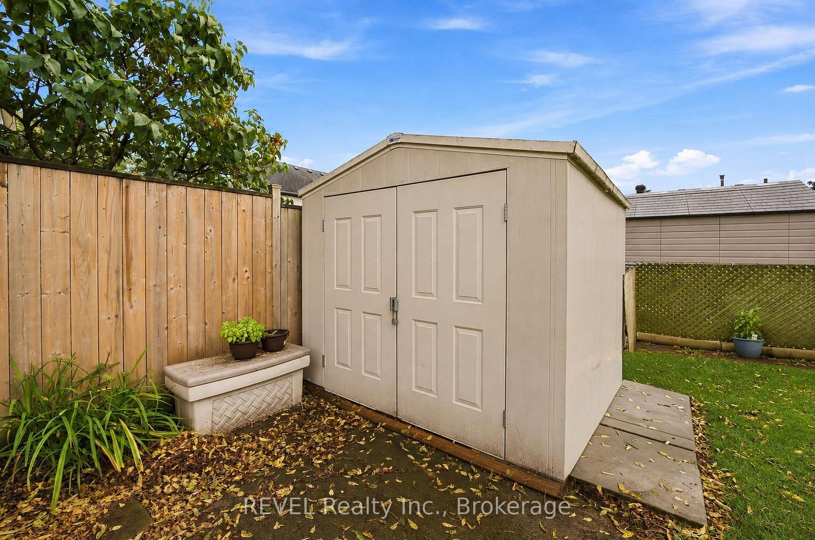 42 Wildwood Road • St. Catharines, ON photo 38