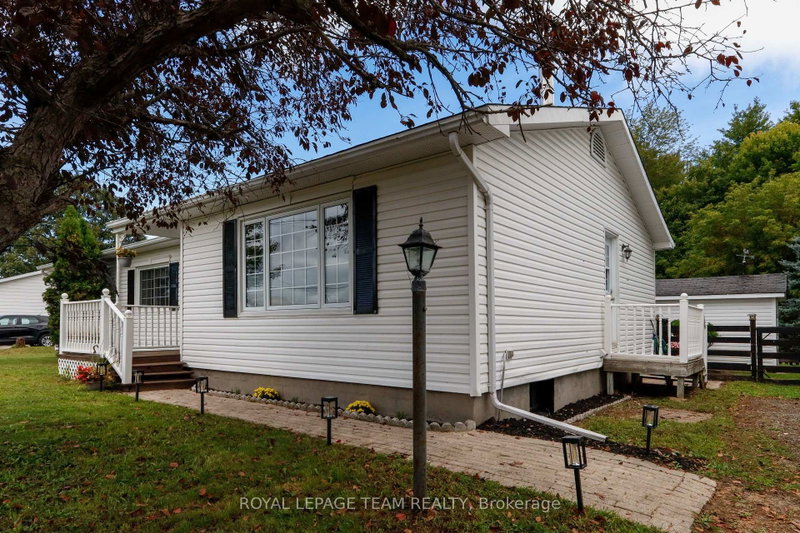 5765 Rideau River Rd Road