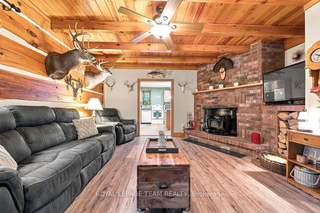 2193 Foymount Road • Eganville, ON photo 12