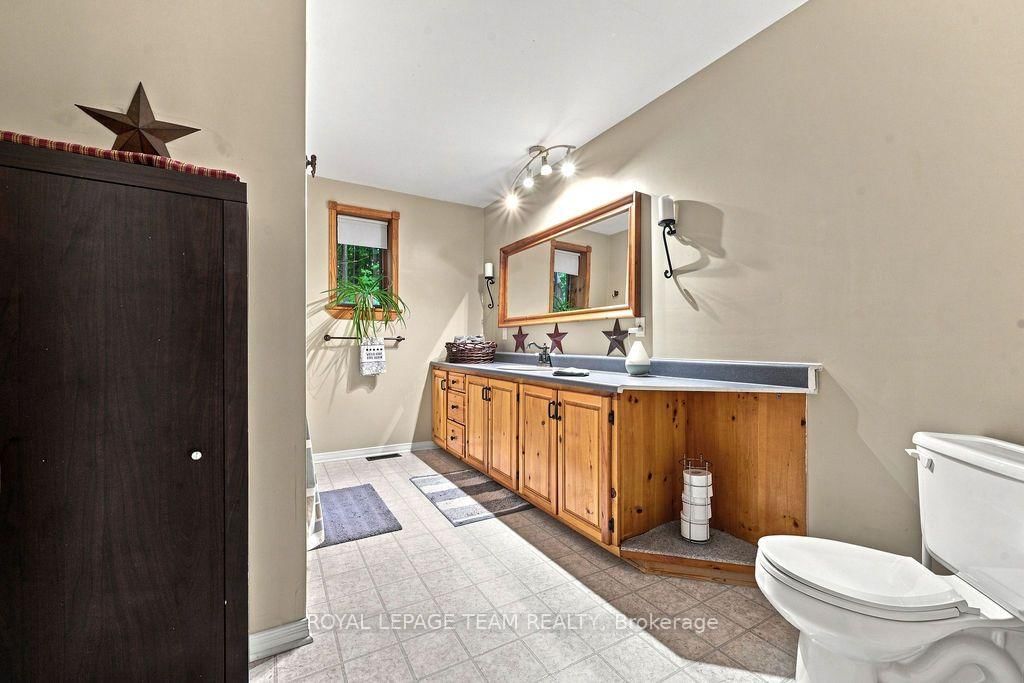 2193 Foymount Road • Eganville, ON photo 21