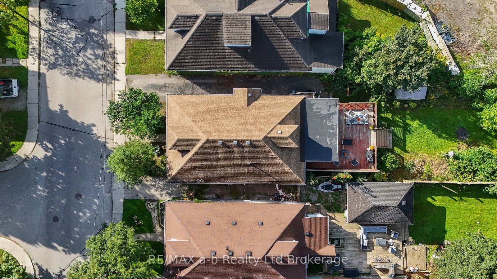 225 Graham Street • Woodstock, ON photo 37
