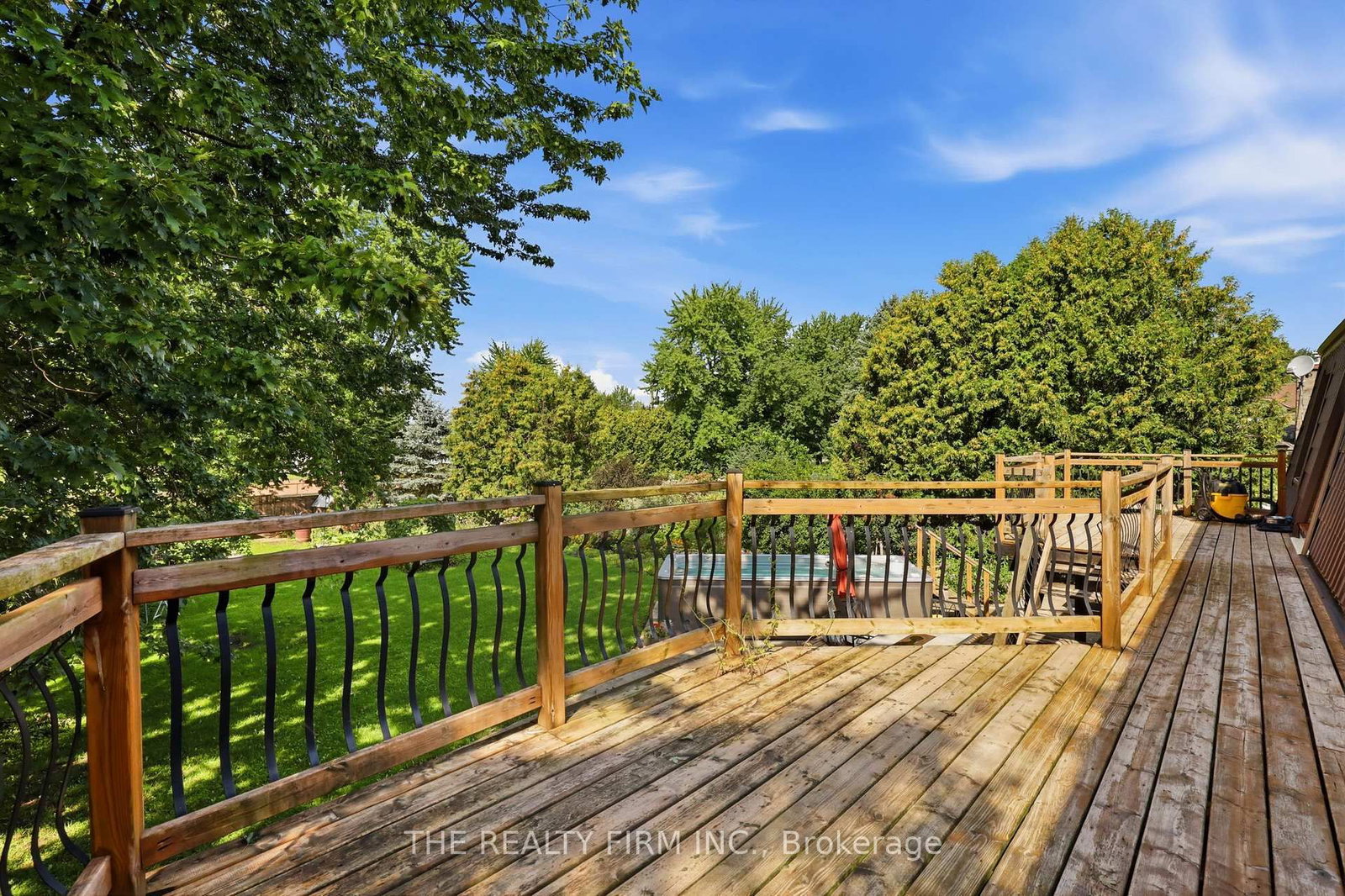 1 Hueston Drive • Thames Centre, ON photo 16