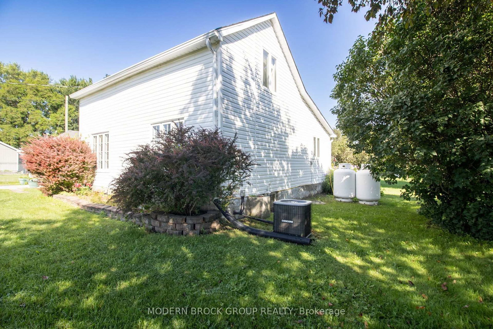 10785 STAMPVILLE Road E • South Dundas, ON photo 3