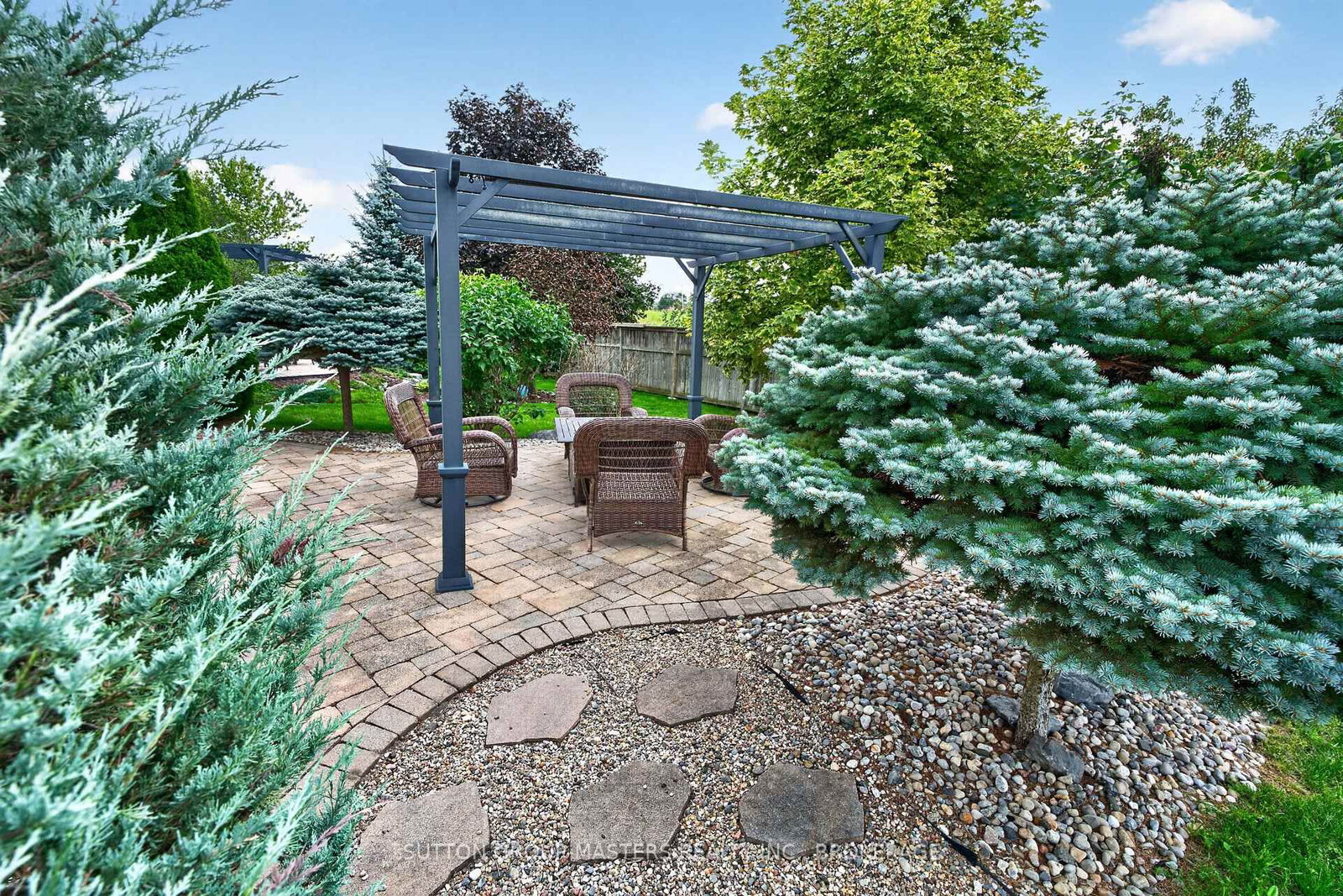 100 Britannia Crescent • Bath, ON photo 3