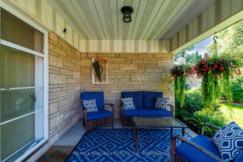 6329 Goodsir Crescent