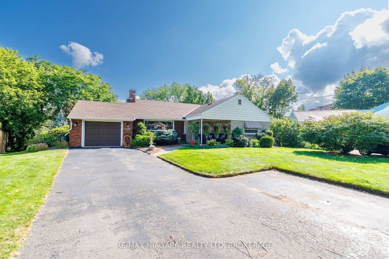 6329 Goodsir Crescent
