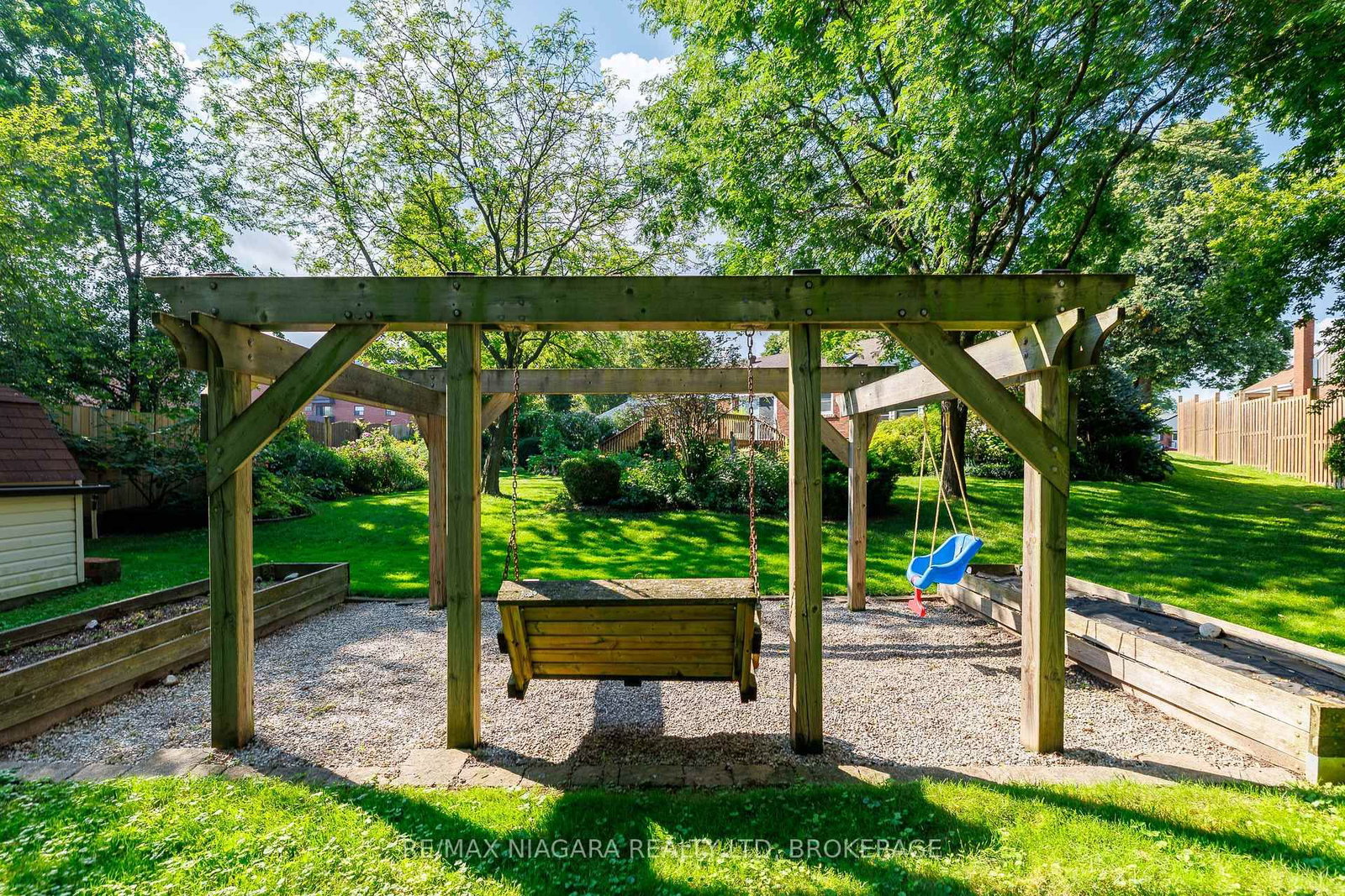 6329 Goodsir Crescent • Niagara Falls, ON photo 43