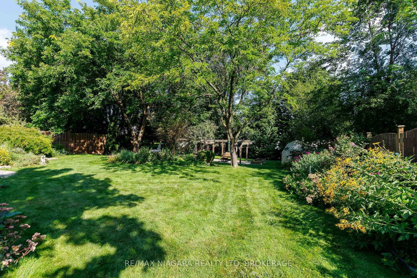 6329 Goodsir Crescent • Niagara Falls, ON photo 46
