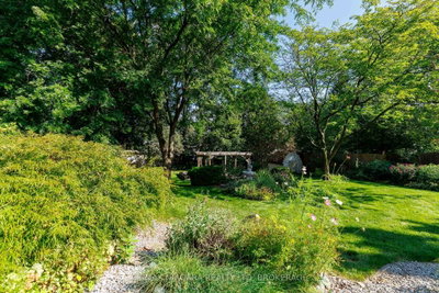 6329 Goodsir Crescent • Niagara Falls, ON photo 5