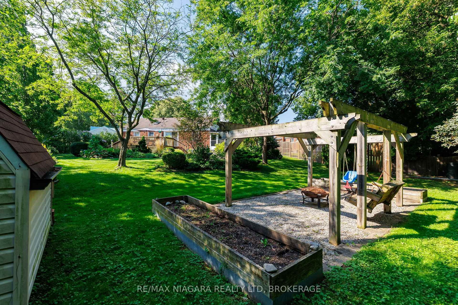 6329 Goodsir Crescent • Niagara Falls, ON photo 6