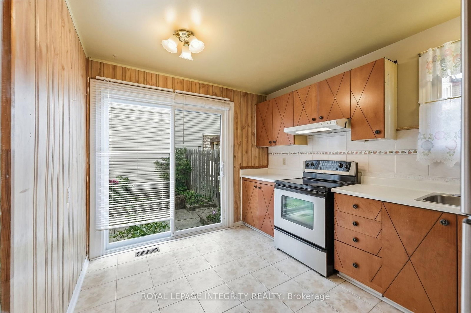 2057 Jasmine Crescent • #30 • Ottawa, ON photo 14