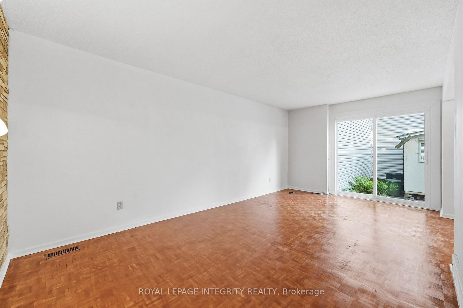 2057 Jasmine Crescent • #30 • Ottawa, ON photo 8