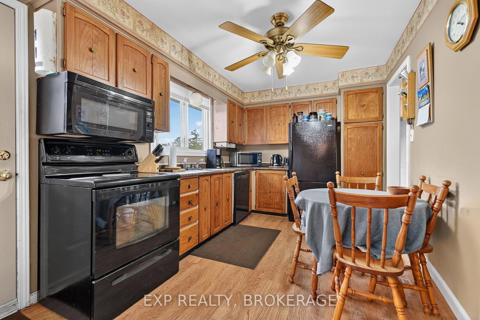 2016 COLE HILL Road • Kingston, ON photo 10