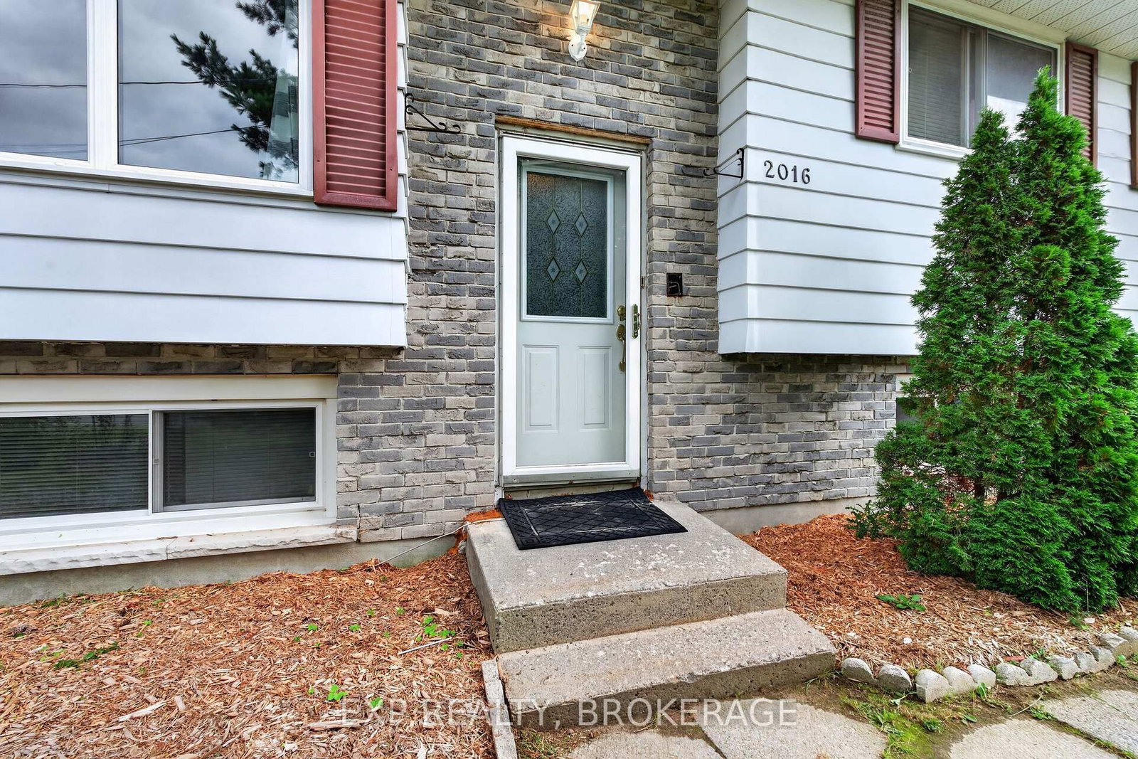 2016 COLE HILL Road • Kingston, ON photo 2