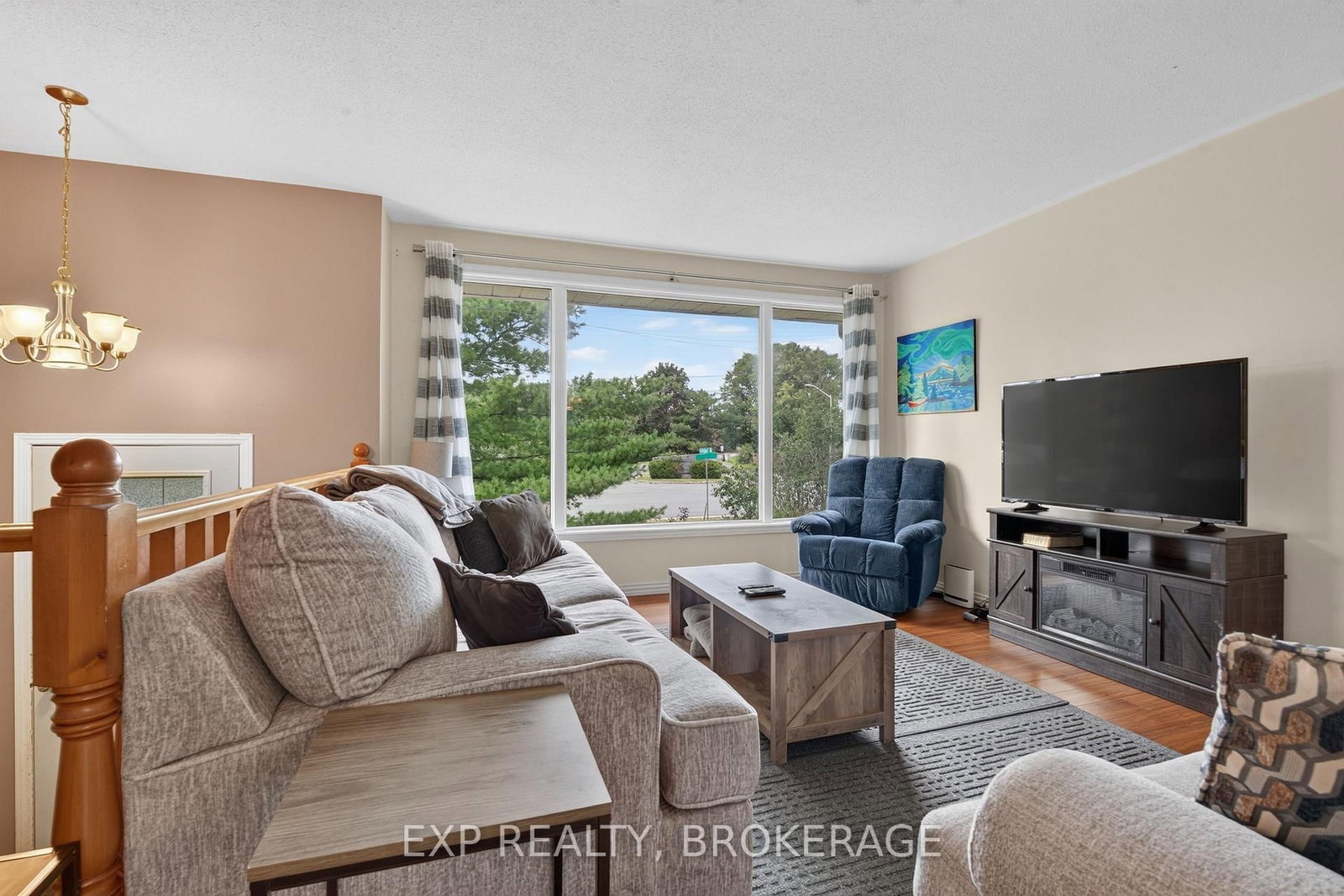 2016 COLE HILL Road • Kingston, ON photo 4