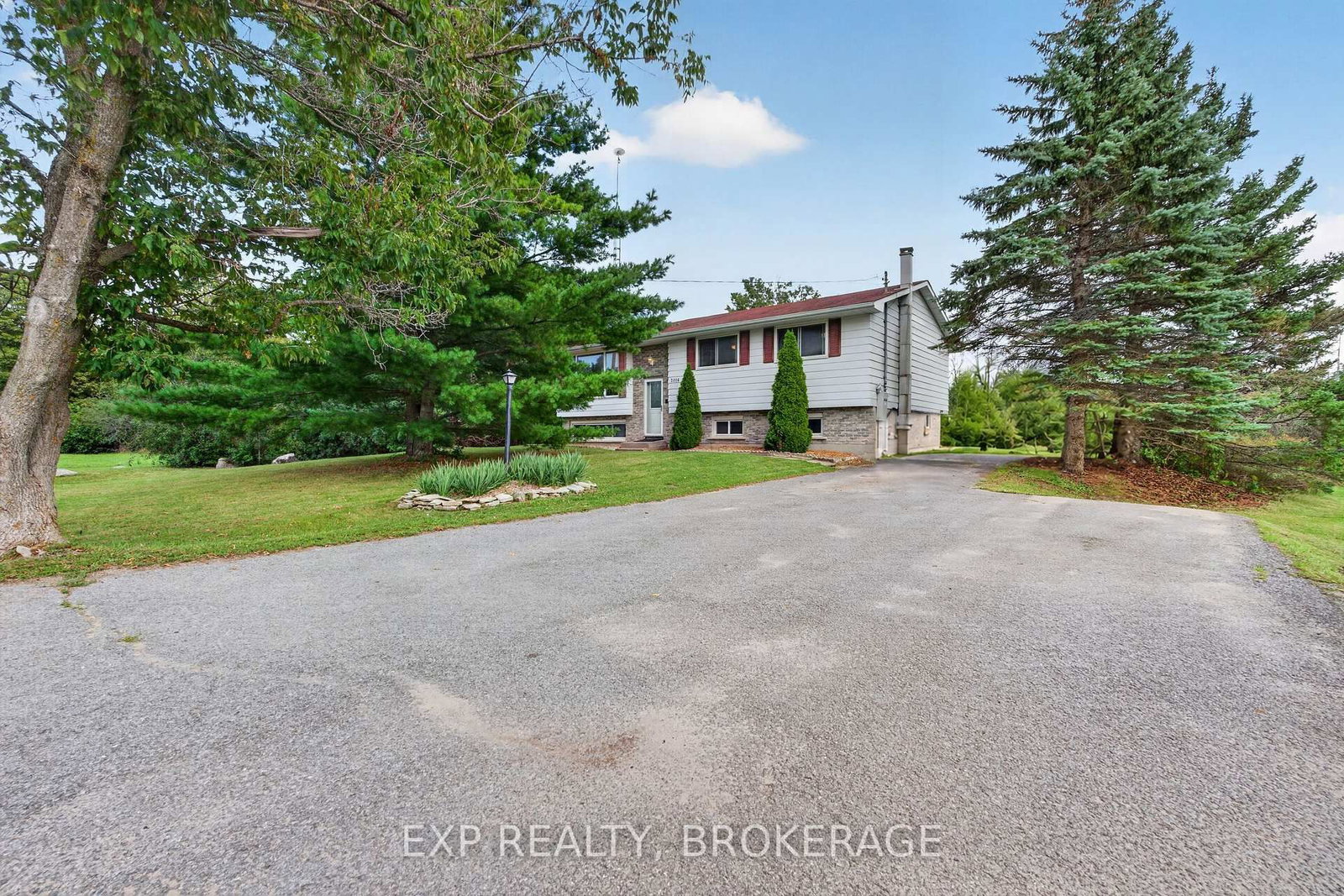 2016 COLE HILL Road • Kingston, ON photo 42